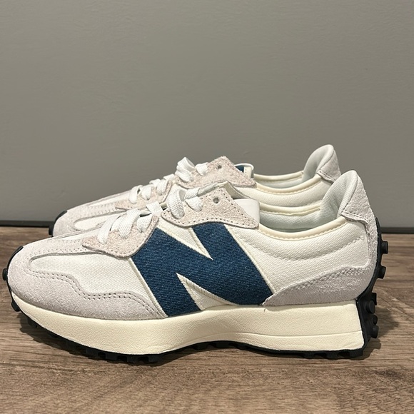 Womens New Balance 327 Lifestyle Shoe - Grey / Blue - Picture 2 of 8